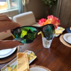 Mens spider sports sunglasses.  new w/o box